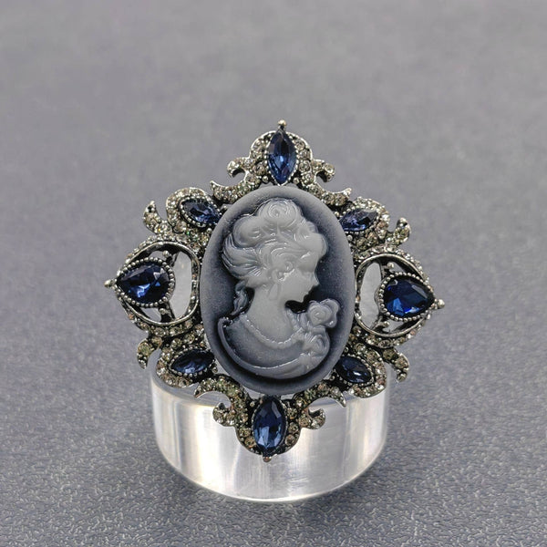Vintage Noble Cameo Brooch