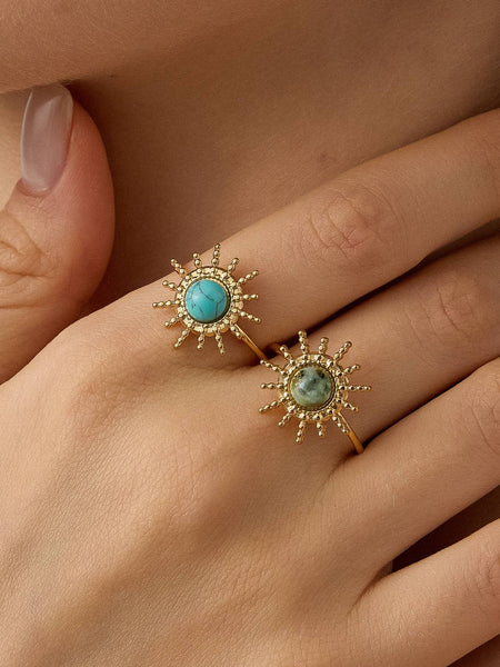 Ainsley 18K Gold Non-Tarnish Sunburst Adjustable Ring: Green