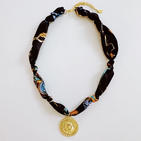 Luxe Print Medallion Pendant Scarf Necklace: Black