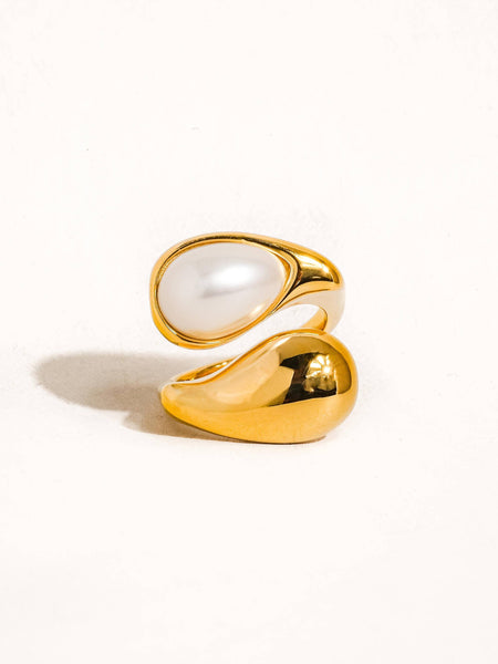 Sloan 18K Gold Non-Tarnish Pearl Wavy Ring: Brown