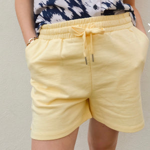 Ichi Yarlet shorts